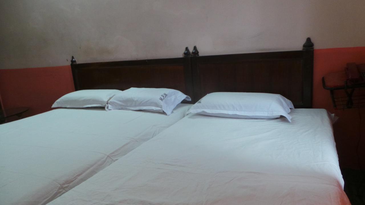 M.P.M. Guest House 蓬蒂切里 外观 照片